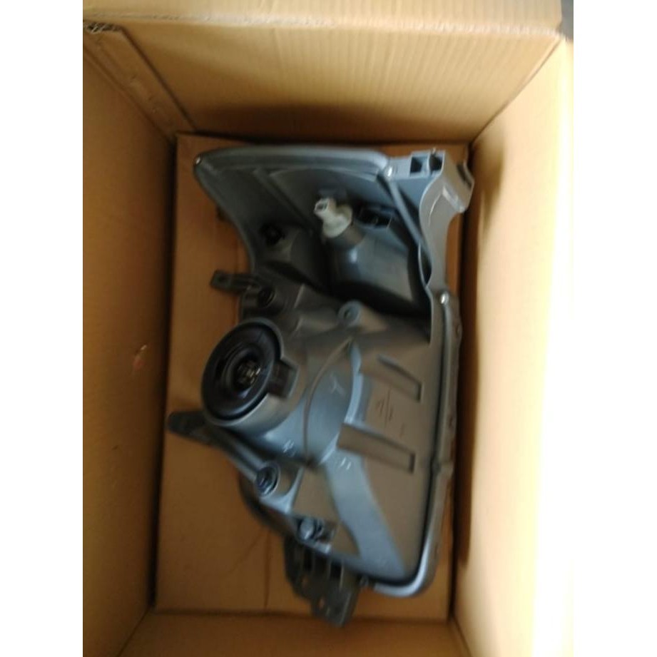 Gratis Ongkir Daihatsu Ori Headlamp Lampu Depan GrandMax KANAN/RH 81110-BZ130 Termurah (ro00queen)