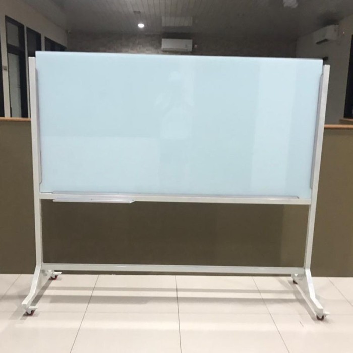 

GLASSARD Standing 120 x 200 cm - PAPAN TULIS KACA Kaki Besi Roda