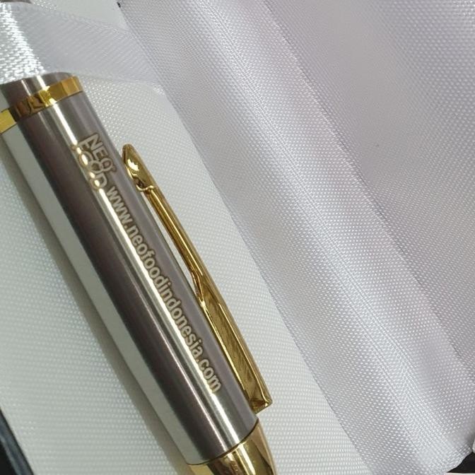 

Pulpen Parker Sonnet TW Stainless Steel Klip Emas Free Grafir Nama