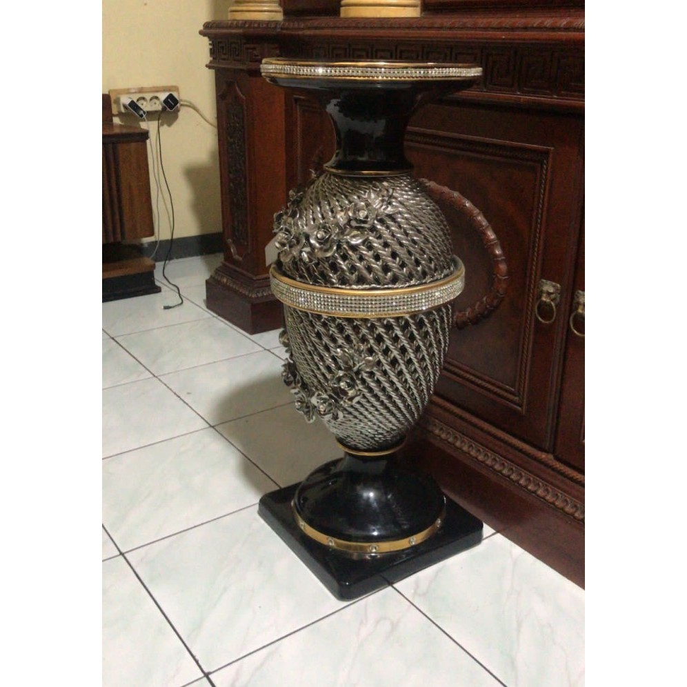 Dudukan Pilar Pot Guci Italy Antik Mewah Lampu