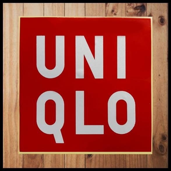 

DISKON STIKER UNIQLO !!!