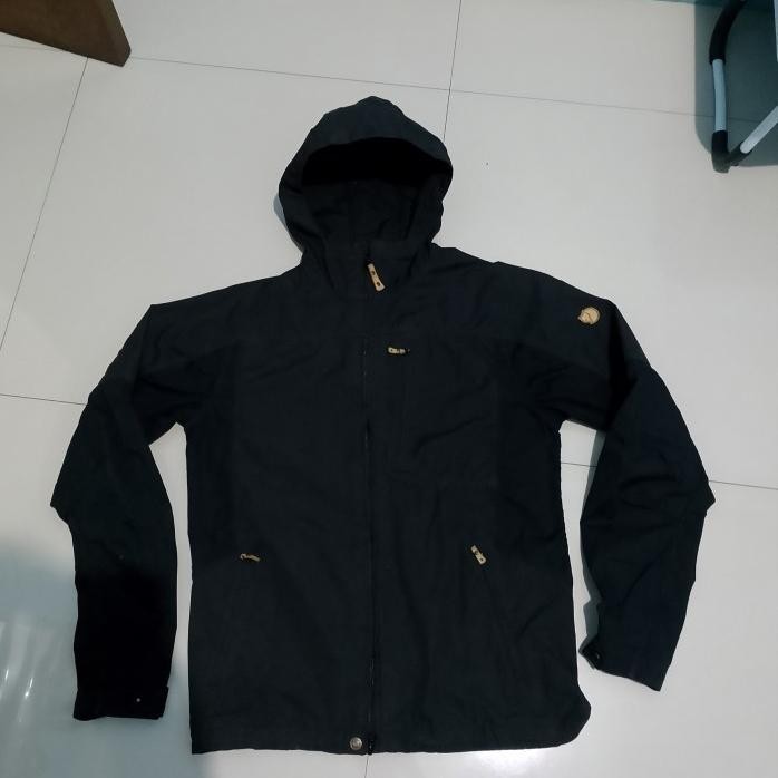 JAKET FJALLRAVEN STEN JACKET X ARCTERYX MAMMUT KLATTERMUSEN