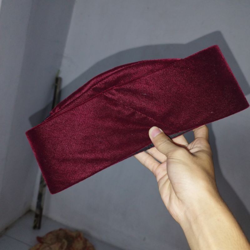 peci susun merah maroon merek sultan