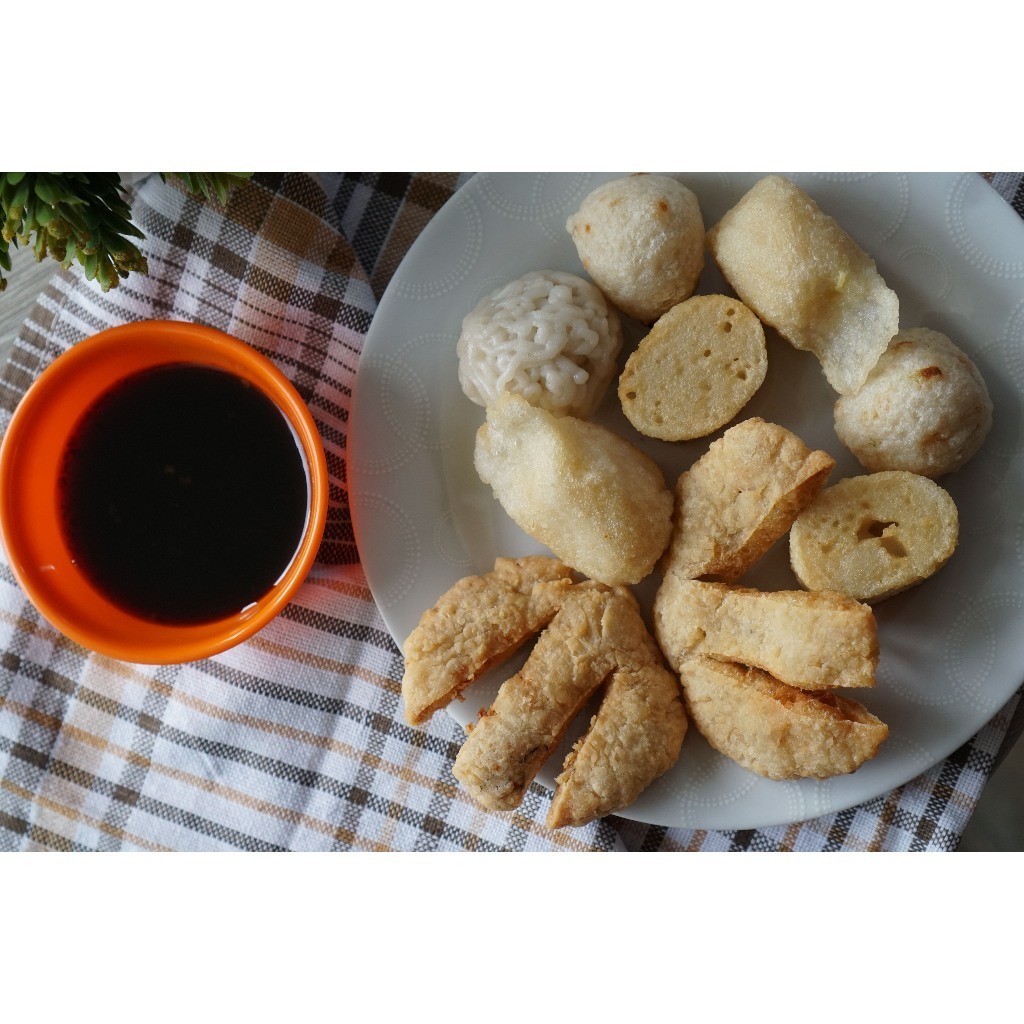 

EMPEK EMPEK PALEMBANG SEBENARNYA PEMPEK LINCE PAKET AMPERA B ASLI PALEMBANG