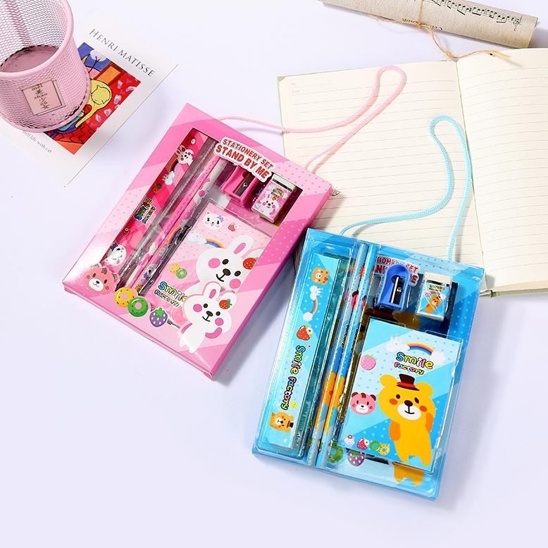 

TR21 YSM Alat Tulis Set 6IN1 Stationery Set Lucu Karakter 6 IN 1 Set Perlengkapan Pensil Penggaris Buku Penghapus Sekolah Anak-Anak TK Box Tali Sourvenir Ulang Tahun Murah t Viral