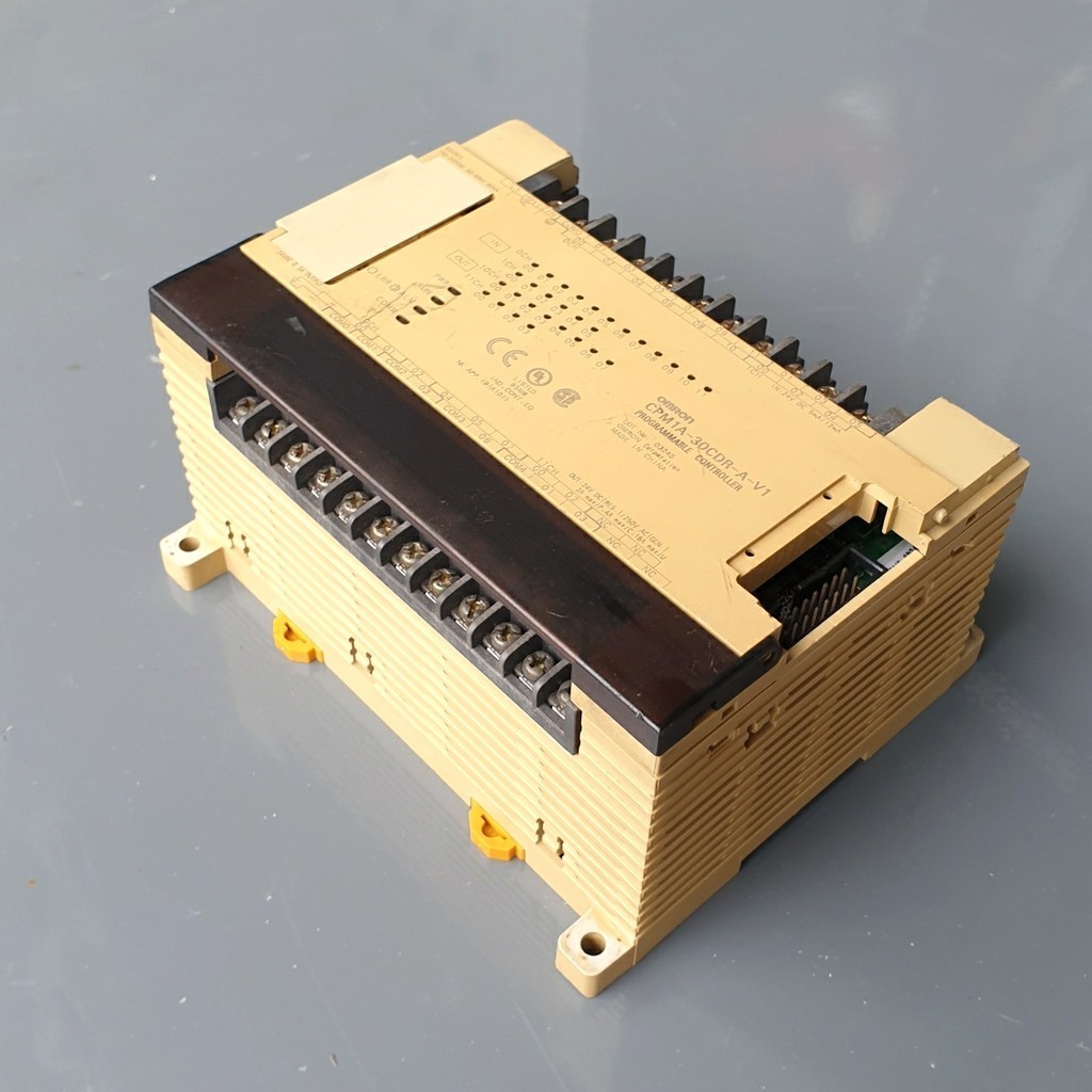 plc omron CPM1A-30CDR-A-V1