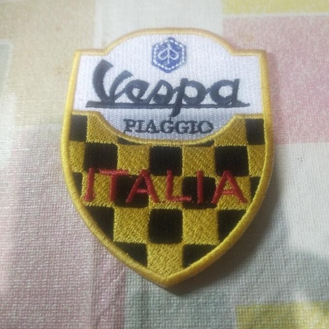 

Badge Vespa Italia Imported