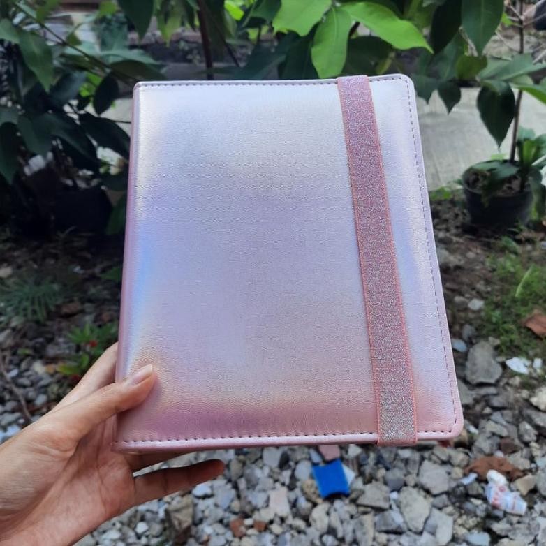 

Promo Spesial Binder Hologram Pastel Premium Strap A5 20Ring B5 26Ring Hg-24