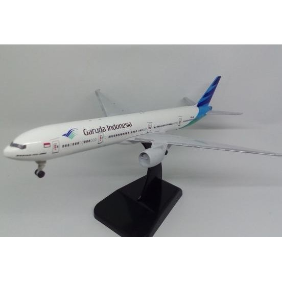 Diecast Niatur Pesawat Terbang Boeing 777-300 Garuda Indonesia