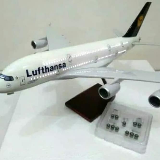 Pesawat Diecast Lufthansa Airlines A380(Besar)