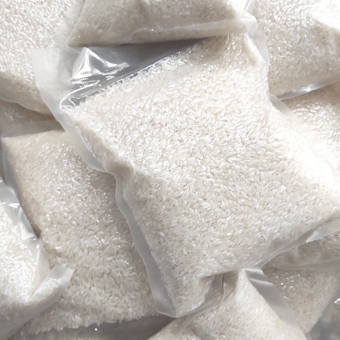 

Terlaris!! Beras Jasmine Rice Organik Premium Export Quality Kemasan Vacum 1 Kg