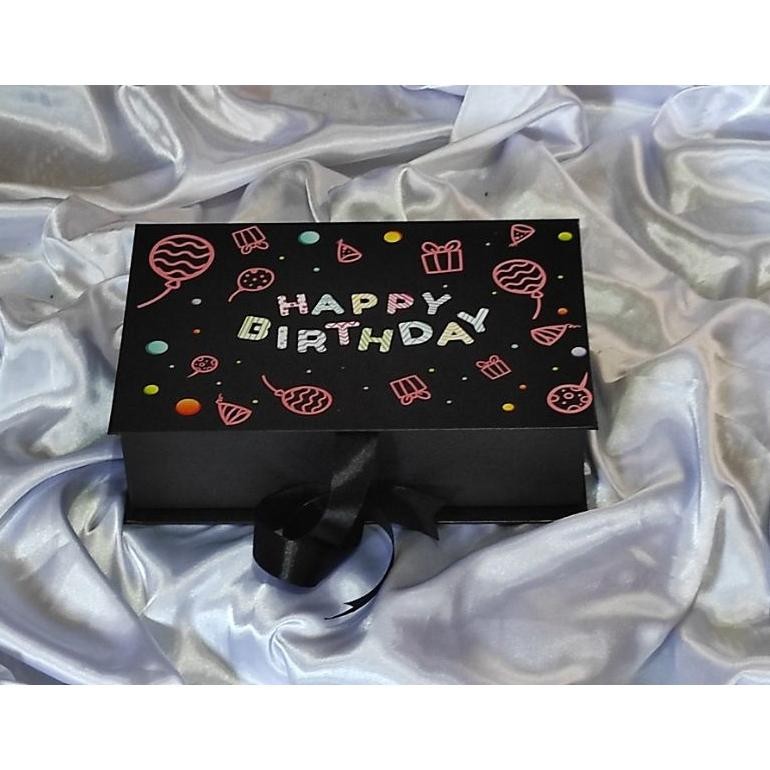

DWL-49 Box Kado Ulang Tahun / Box Kado Spesial size P:26cm L:17cm T:7cm Terlaris