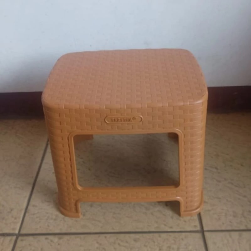 Bangku Jongkok Tabitha/ Kursi Mini/ Kursi Jongkok Anyam plastik (Gojek