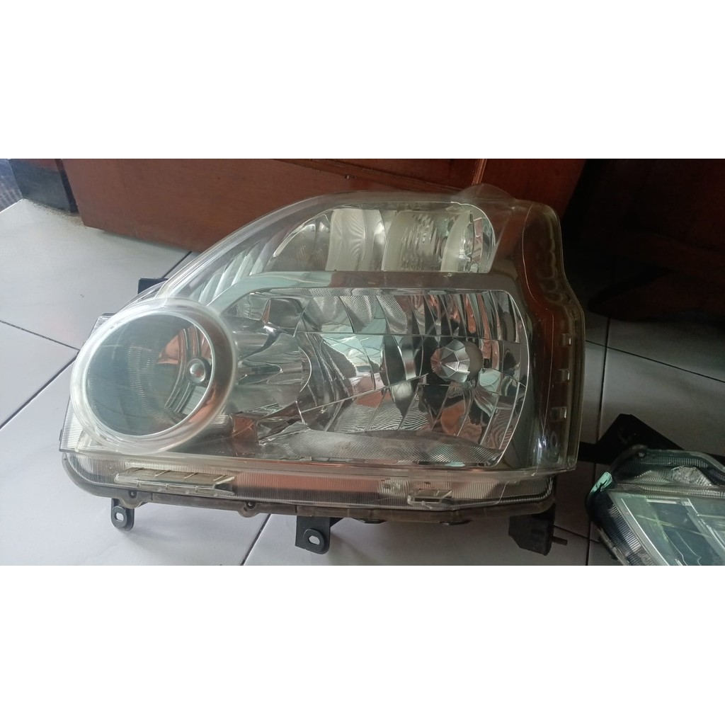 Headlamp Nissan Xtrail T31 2009-2010-2011 original