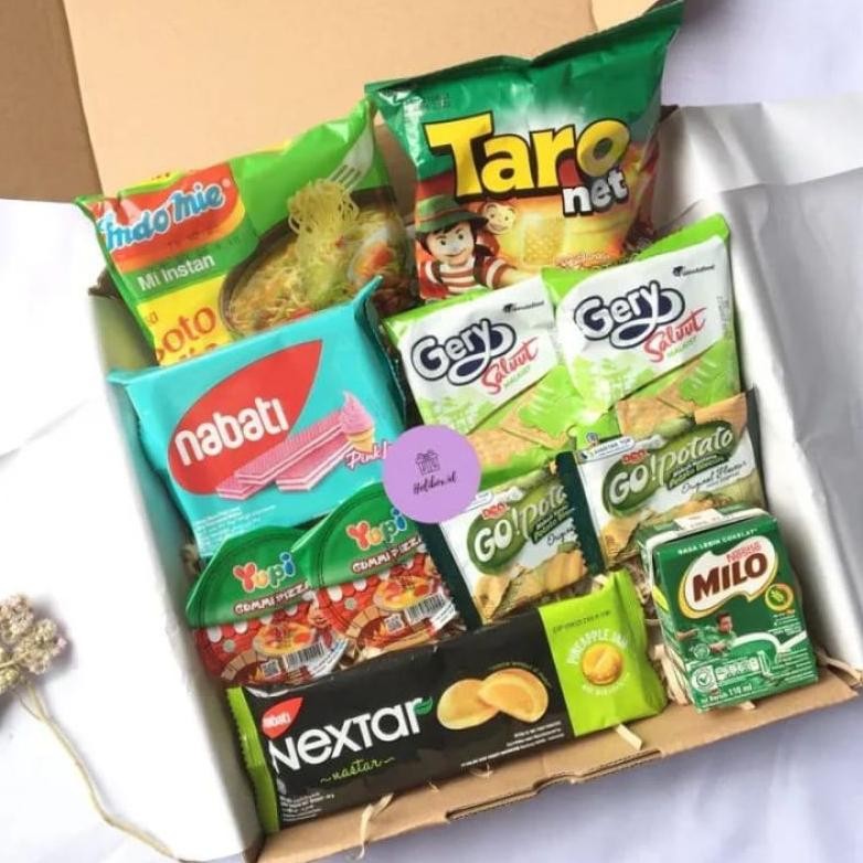 

Best Seller SNACKBOX KADO ULANG TAHUN HAMPERS SNACK HADIAH WISUDA/ PARCEL SNACK BOX Termurah