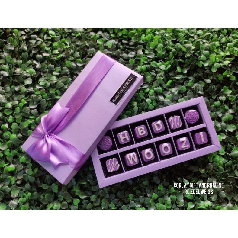 

gd-12 COKLAT GIFT AND PRALINE (1 BOX isi 12 biji) BISA REQUEST UCAPAN/COKLAT CUSTOM Original