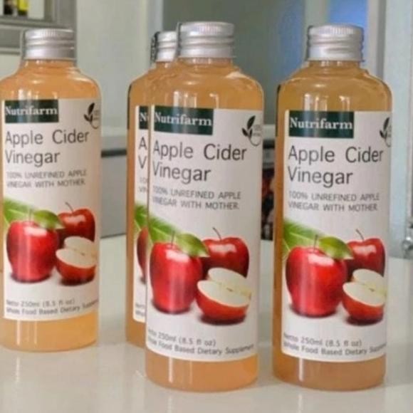 

Cuka Apel Nutrifarm / Cider Vinegar