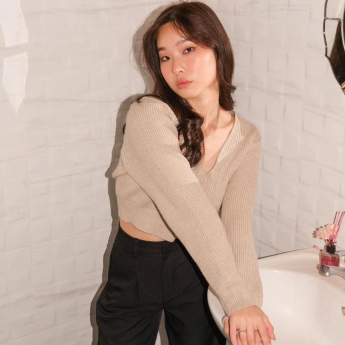 [CNY Collection] Mu Fen Two Button Crop Cardigan gtm