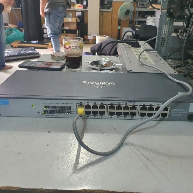 Switch Hub Manageable web base Hp Procurve 1700-24 J9080A