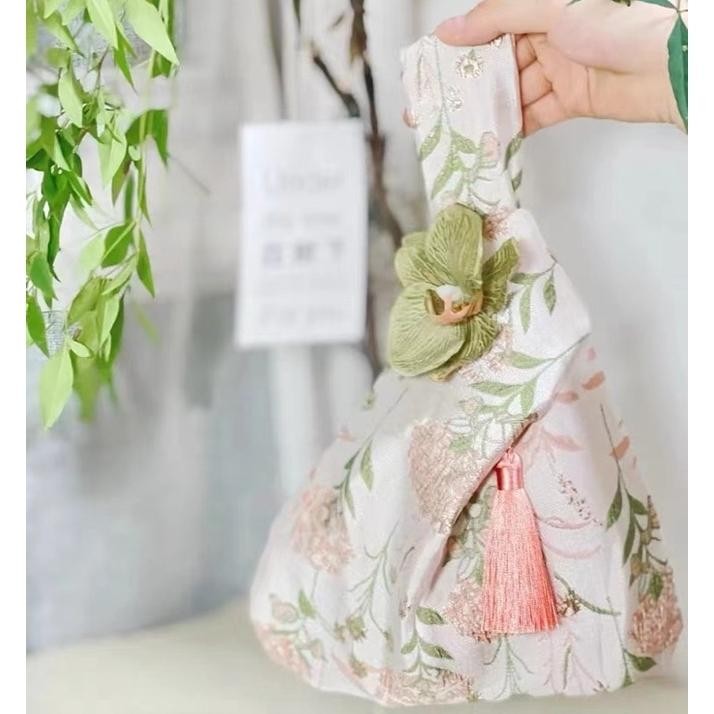 

Cuci Gudang Pouch Hampers Gift Bag Natal Imlek Lebaran Premium Tas Kantong Bingkisan Fg-7