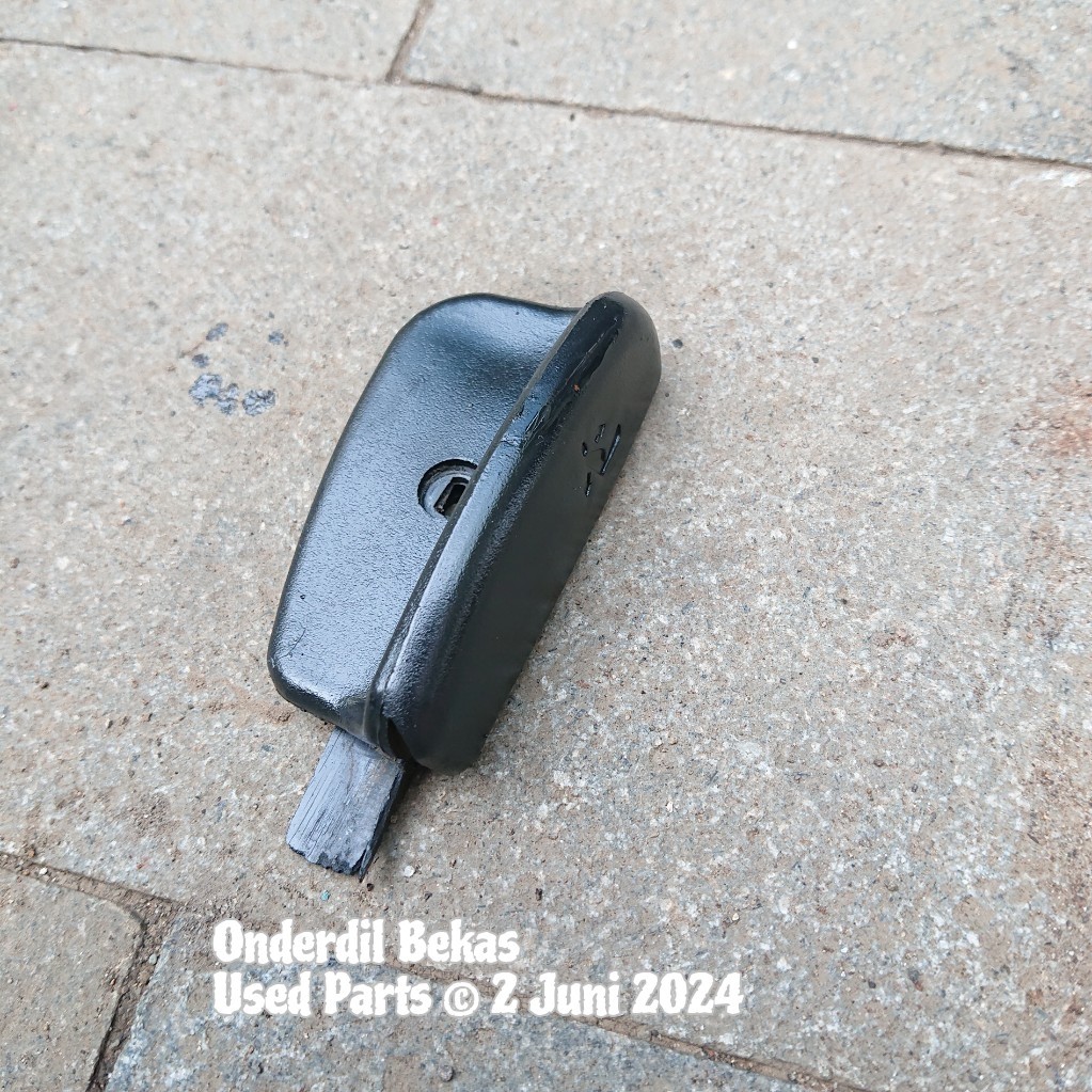 stelan jok kiri depan hyundai accent 2001