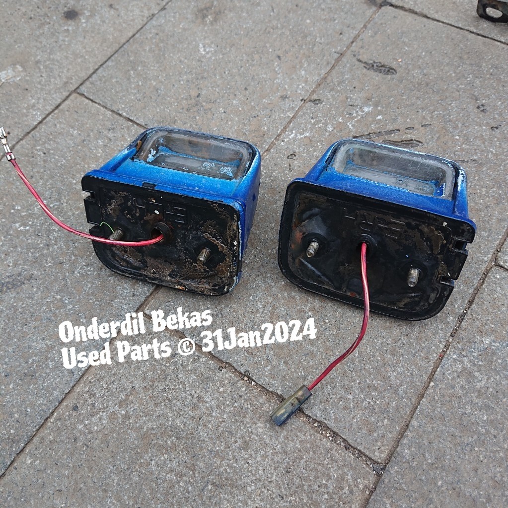 lampu plat nomor daihatsu charade  1985