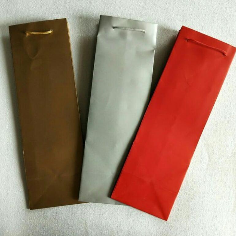 

Terlaris Paperbag Polos Botol / Wine Doff Ktl