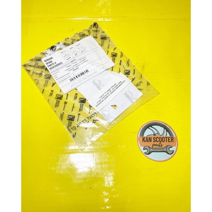 Emblem Vespa Matic Body Kiri Original Piaggio