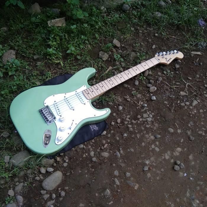 Gitar Squier By Fender Bullet Stratocaster Hss With Tremolo Surf Pearl