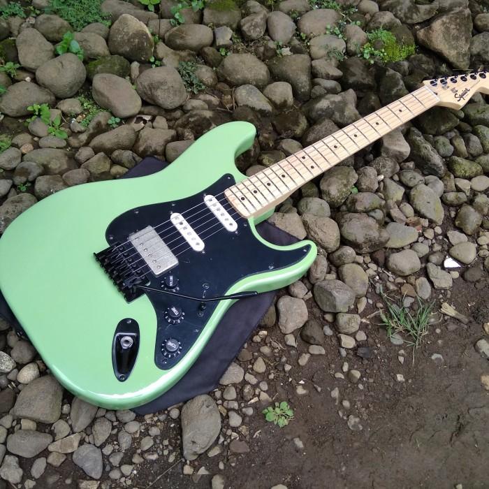 Gitar Squier By Fender Bullet Stratocaster Hss Surf Pearl Tremolo