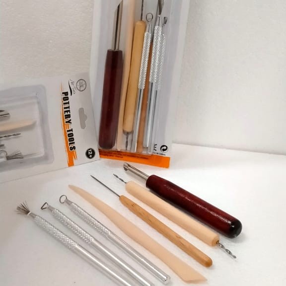 

Terlaris Pottery Tools 7 In 1 (Hole Cutter, Looping, Needle, Feather Wire)