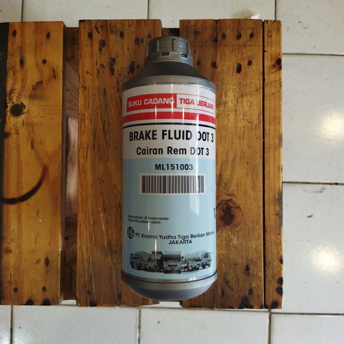 Minyak Rem Brake Fluid Dot-3 1 Liter Merk Tiga Berlian Asli!