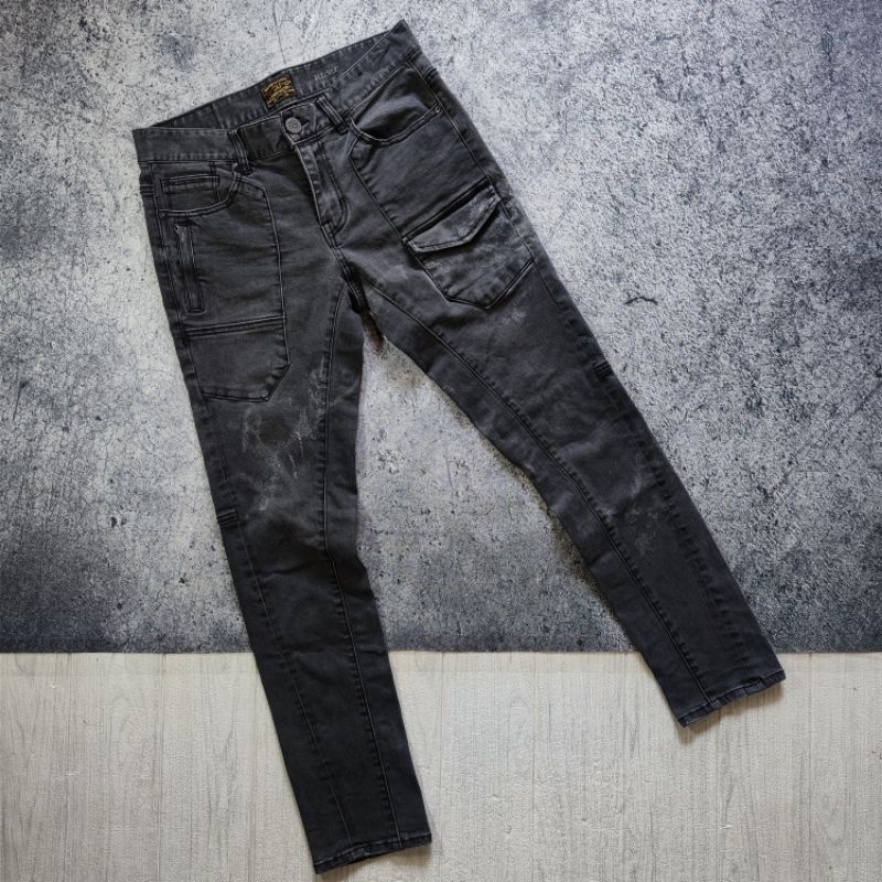 GU UNIQLO RIDER BIKERS STRETCH JEANS PRIA