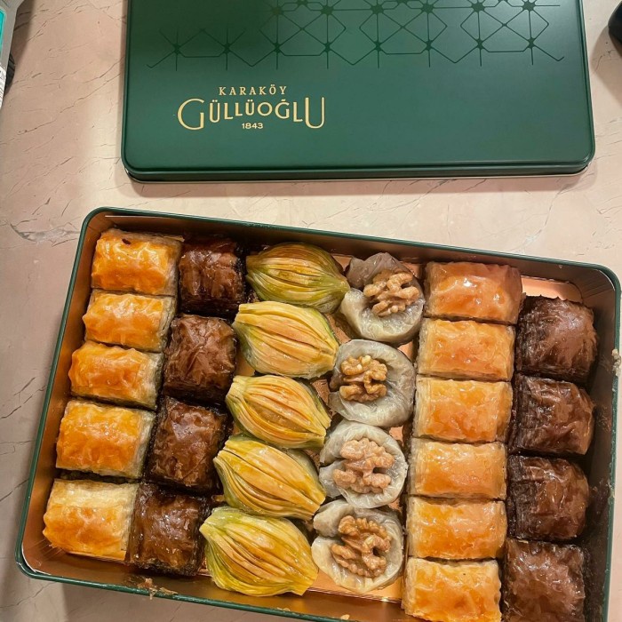 

Bettifer Baklava Karakoy Asli Turki Kemasan Kaleng 1 Kg