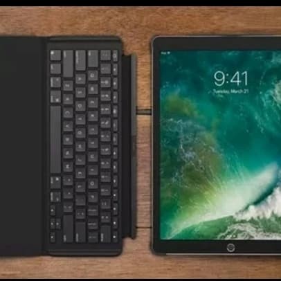 iPad Air 3 10.5 inch Logitech Slim Combo Keyboard