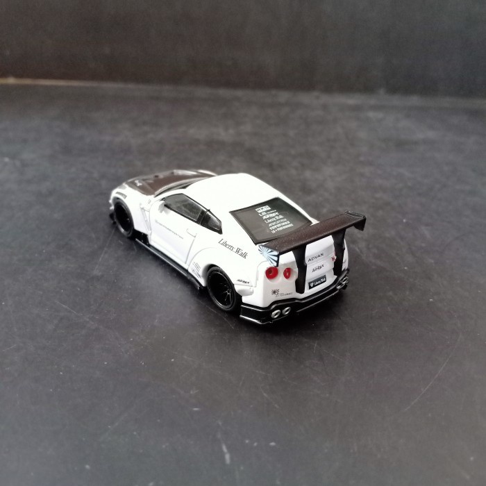 PROMO DIECAST 1:64 MINIGT MGT0068 LBWK NISSAN GTR-R35 TERMURAH