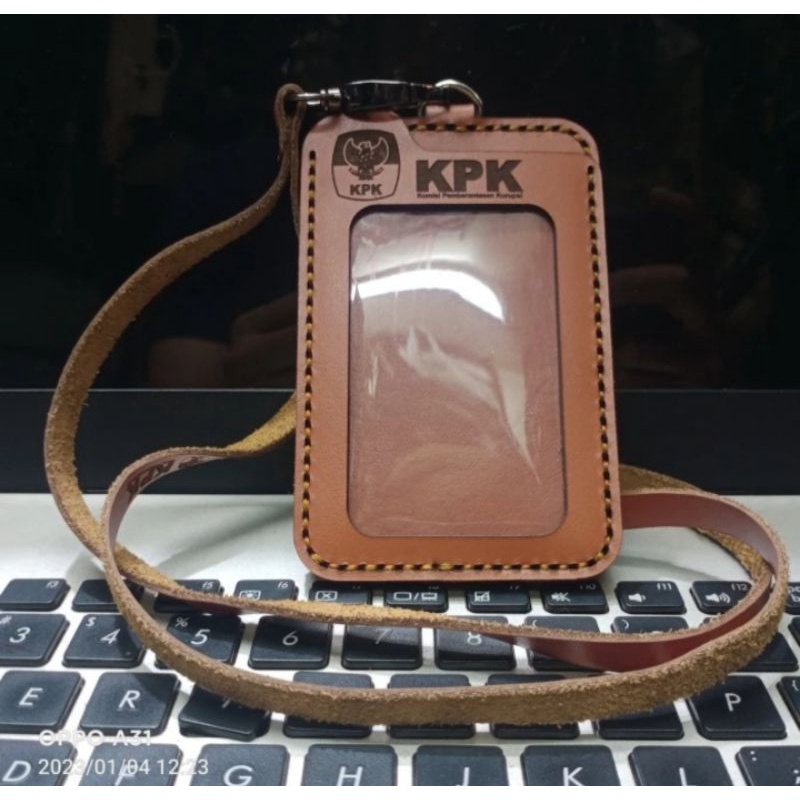 

HOLDER KALUNG ID CARD LOGO KPK KULIT ASLI COKLAT BEST QUALITY PREMIUM