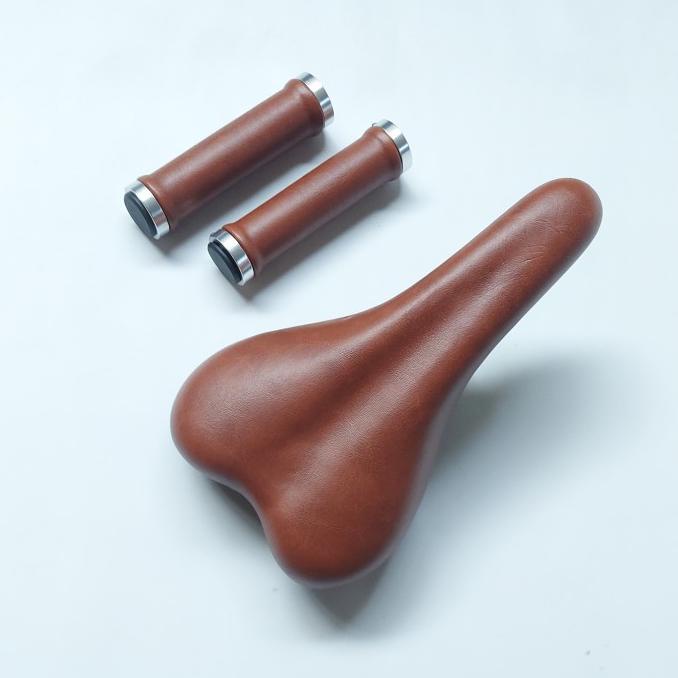 Sadel dan Grip Sepeda Coklat Klasik Vintage
