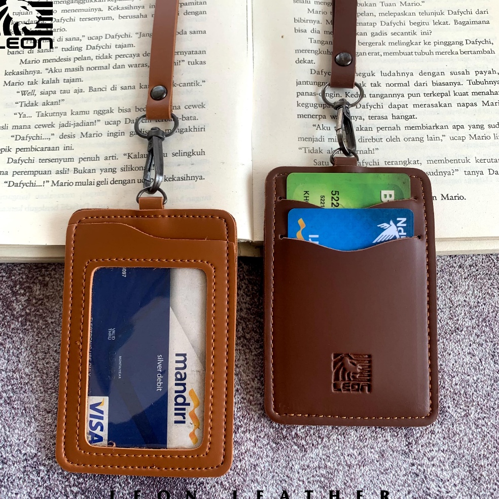 

2.2 sale Name Tag ID Card Kulit Holder NTS038 Name Tag Lanyard Kulit 3 Slot Kartu ID Card Kulit Termurah