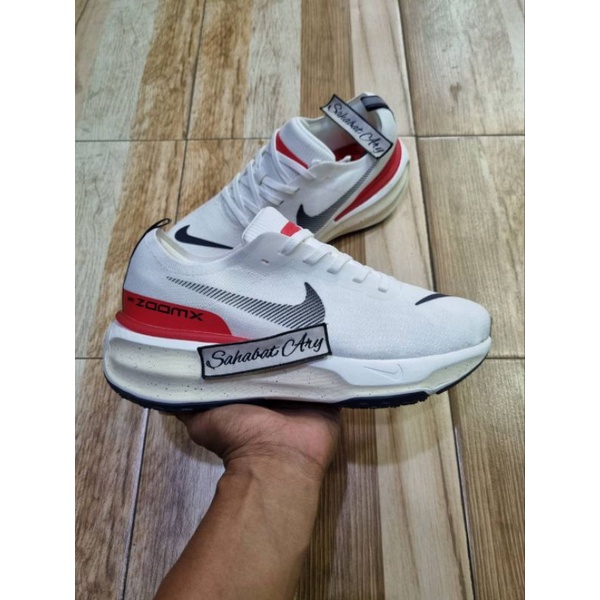 Sepatu Invincible Run 3 White Bright Crimson