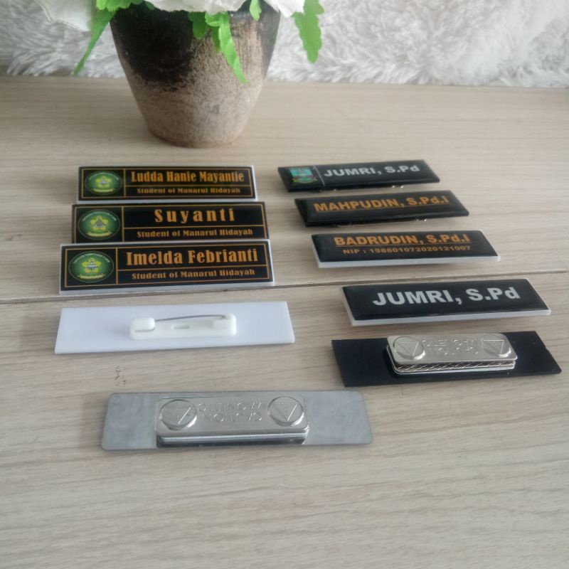 

Papan Nama - Name Tag Nama Dada Peniti Magnet. Akrilik Miror STENLIS Kiningan. Dokter Pagawai Resmi Siswa