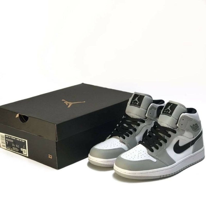 Air Jordan 1 Mid Light Smoke Grey