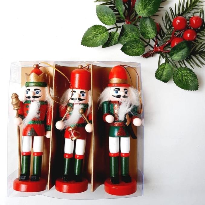 

Terlaris Gantungan Nutset Isi 3 Christmas Nutcraker Prajurit Kayu Tc311 Pengiriman Cepat