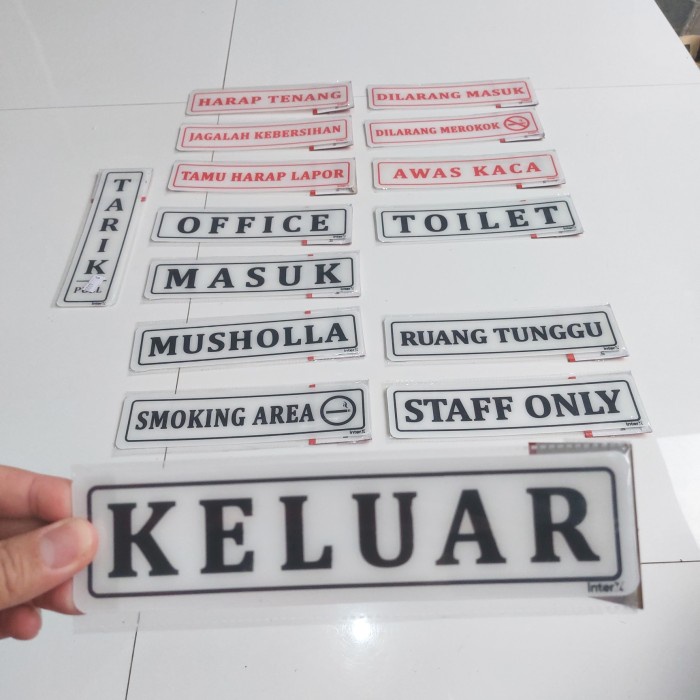 

TERMURAH! Papan Sign Akrilik Tulisan KELUAR Bahan PP 5x20cm 1 Buah