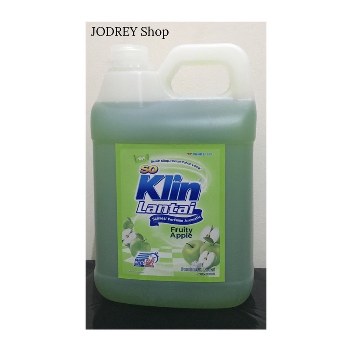 Soklin Lantai Fruity Apple 4 Liter