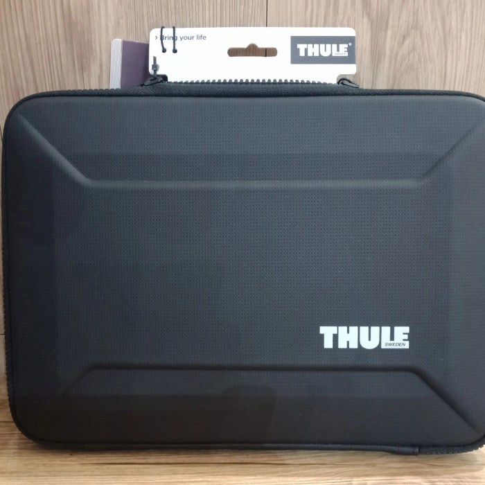 thule gauntlet sleeve 13'inc macbook pro / air