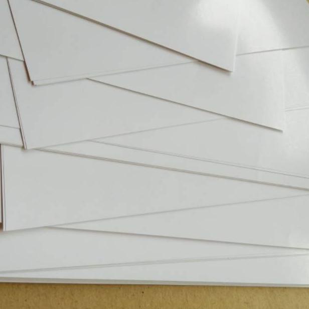 

Terbaik! ( 100 Lembar ) Kertas Art Paper 120 Gsm Ukuran F4 / Folio 21.5 cm X 33 cm ,,