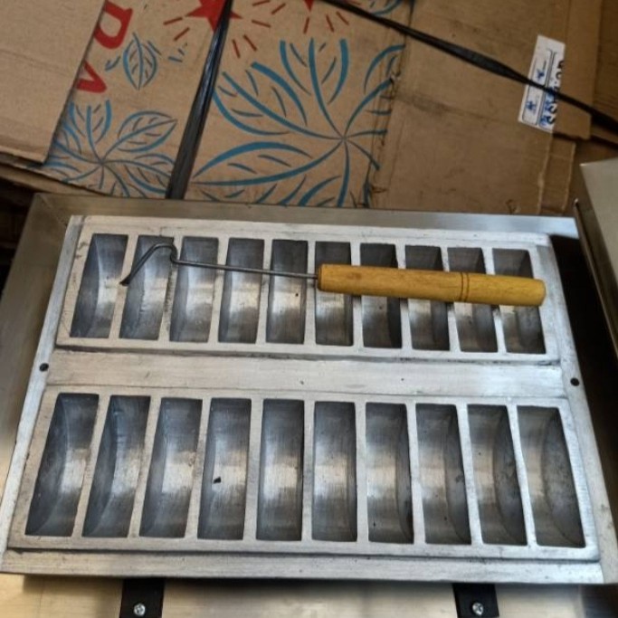 

✅Termurah Cetakan Kue Pukis Badros 20 Lubang Cetakan Badros Bisa Gojek