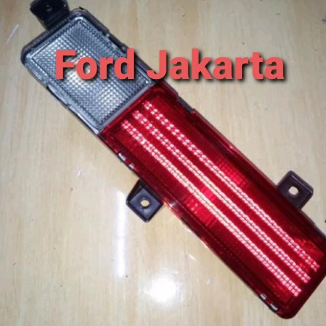 Lampu Bemper Belakang Ford Everest Kanan Reflektor Ford Everest
