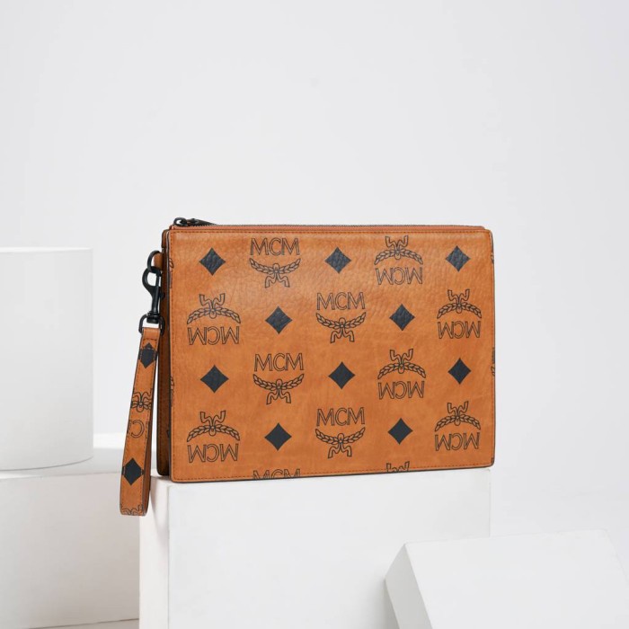 ✨Sale Mcm Medium Aren Clutch Cognac Terbaru